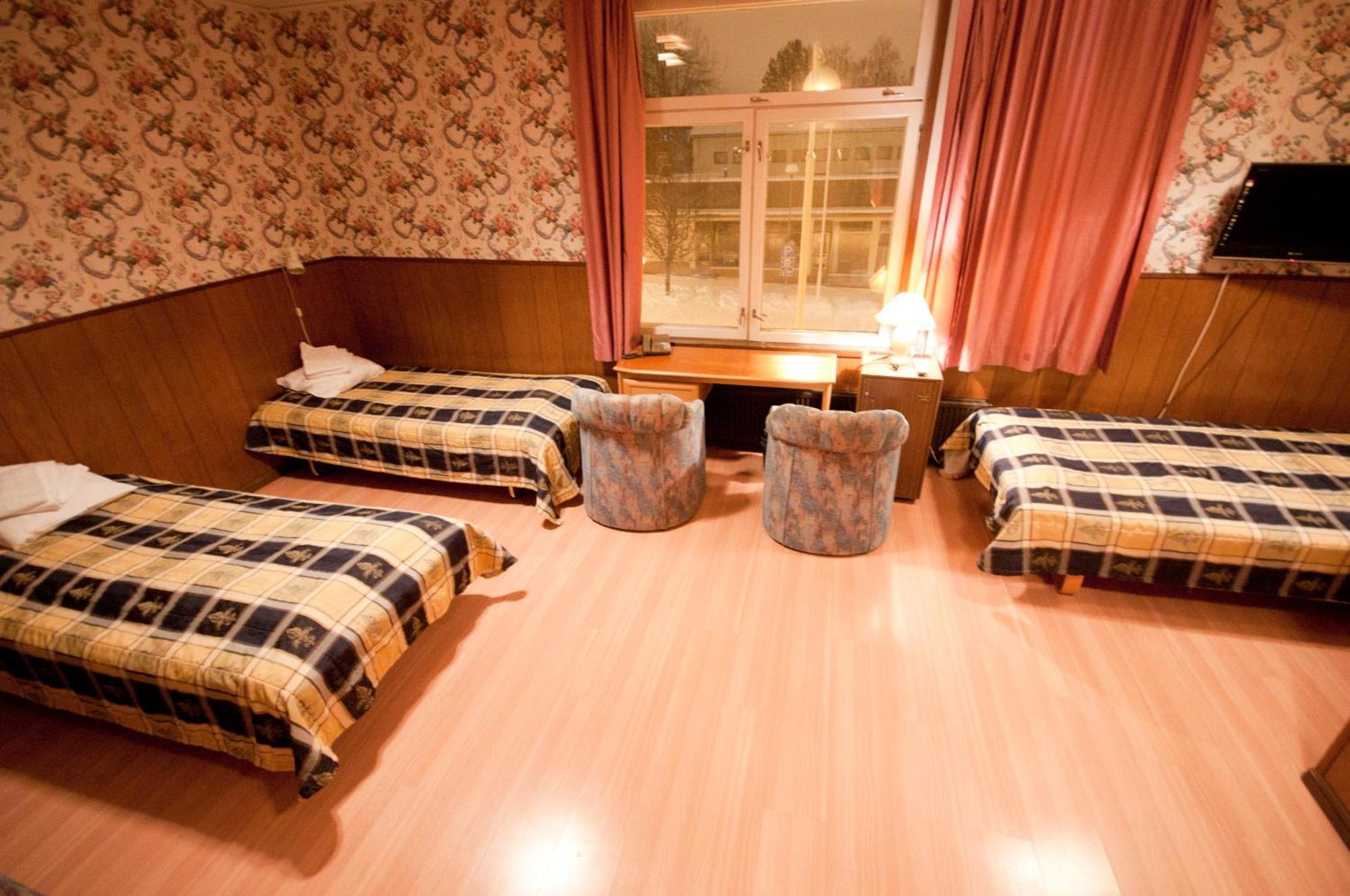 Hotelli Iisalmen Seurahuone Иисалми Экстерьер фото
